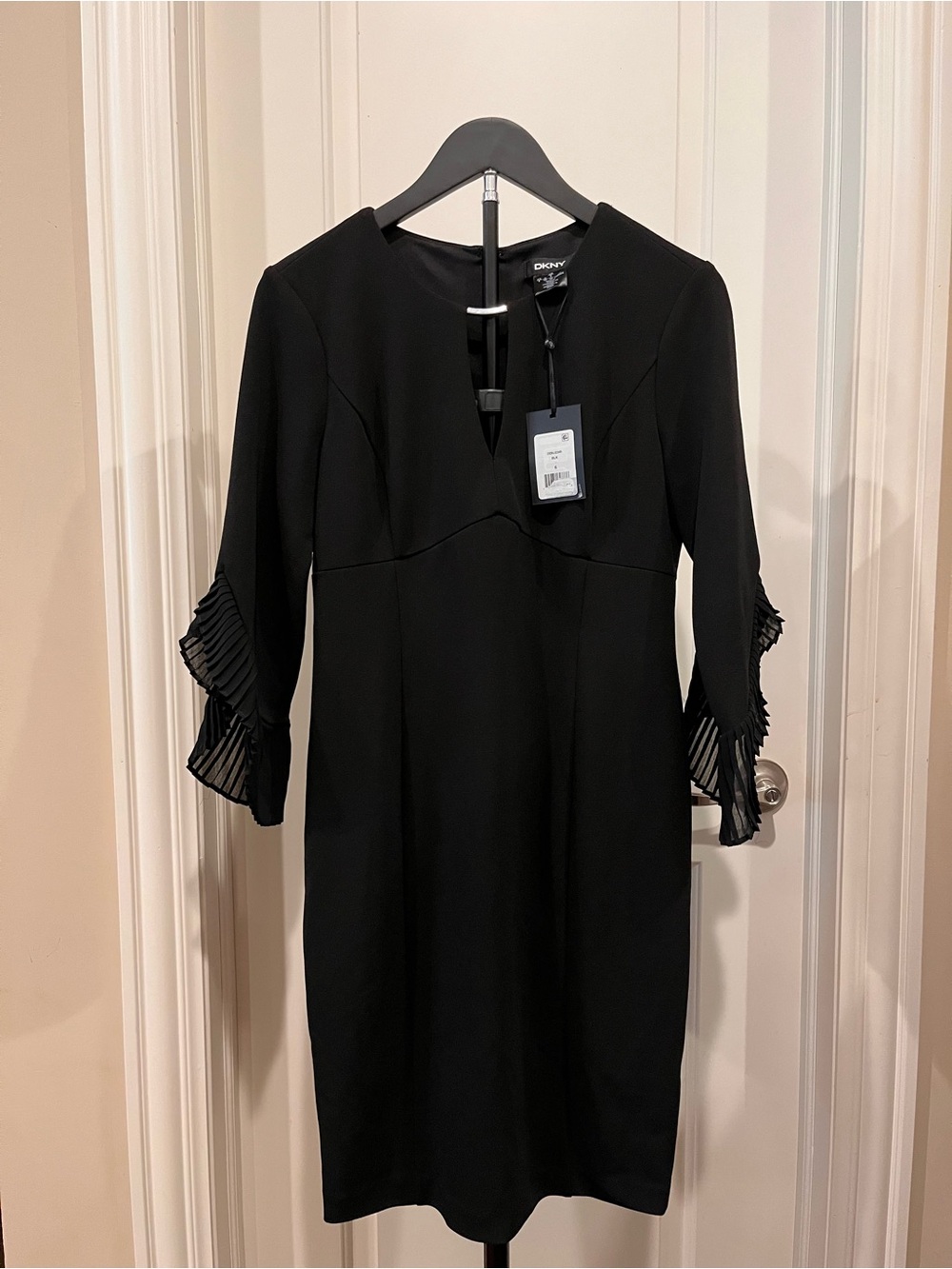 NWT DKNY Black Keyhole Sheath Dress with Pleated Flare Cuffs Size 6